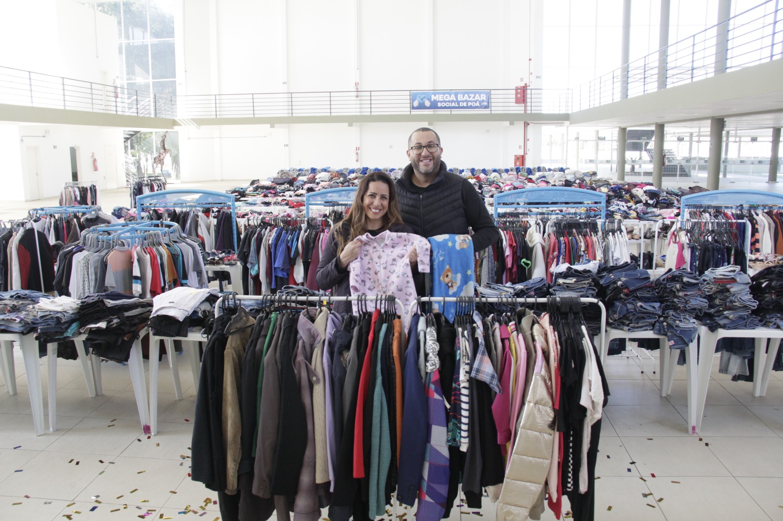 Mega Bazar Social de Poá oferece roupas gratuitas para famílias e pets nos dias 3 e 4 de julho