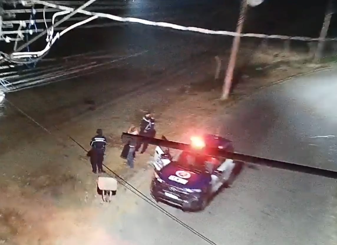 GCM de Ferraz autua infrator por descarte irregular no Jardim Brígida