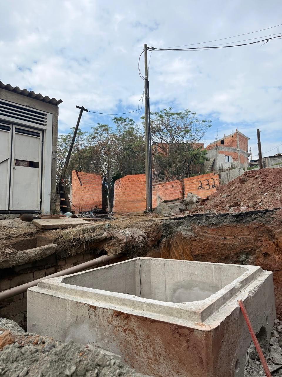 Obras de drenagem avançam no Jardim Soeiro para melhorar escoamento das águas da chuva