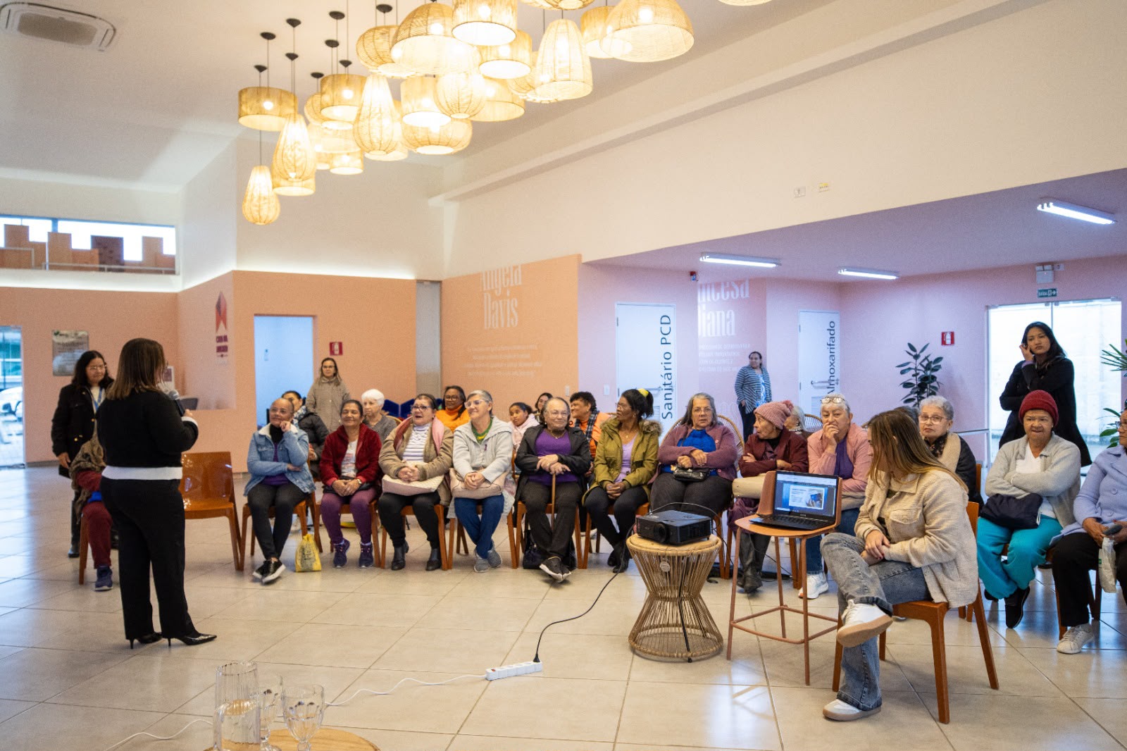 Casa da Mulher de Itaquá promove palestra sobre empreendedorismo feminino negro