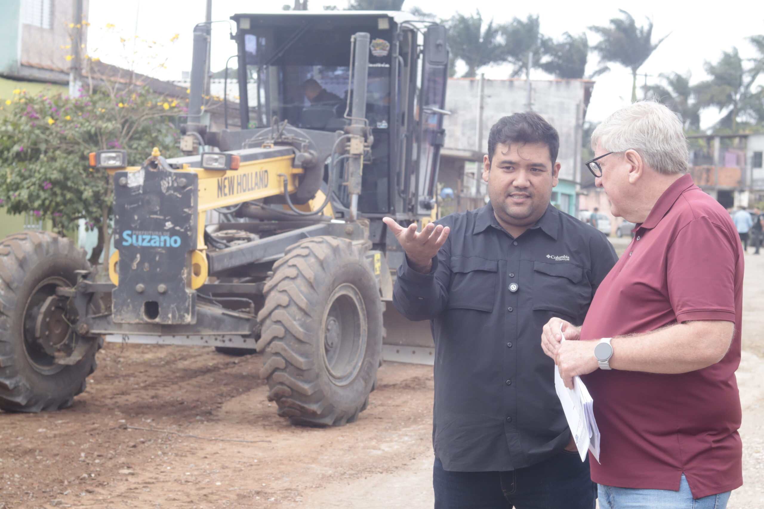 Prefeito Pedro Ishi vistoria obras de pavimentação no Jardim Recanto Feliz