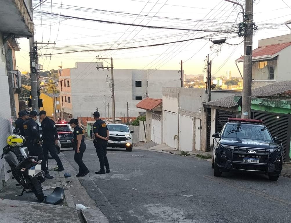 GCM identifica motocicleta adulterada em Ferraz e prende suspeito em flagrante