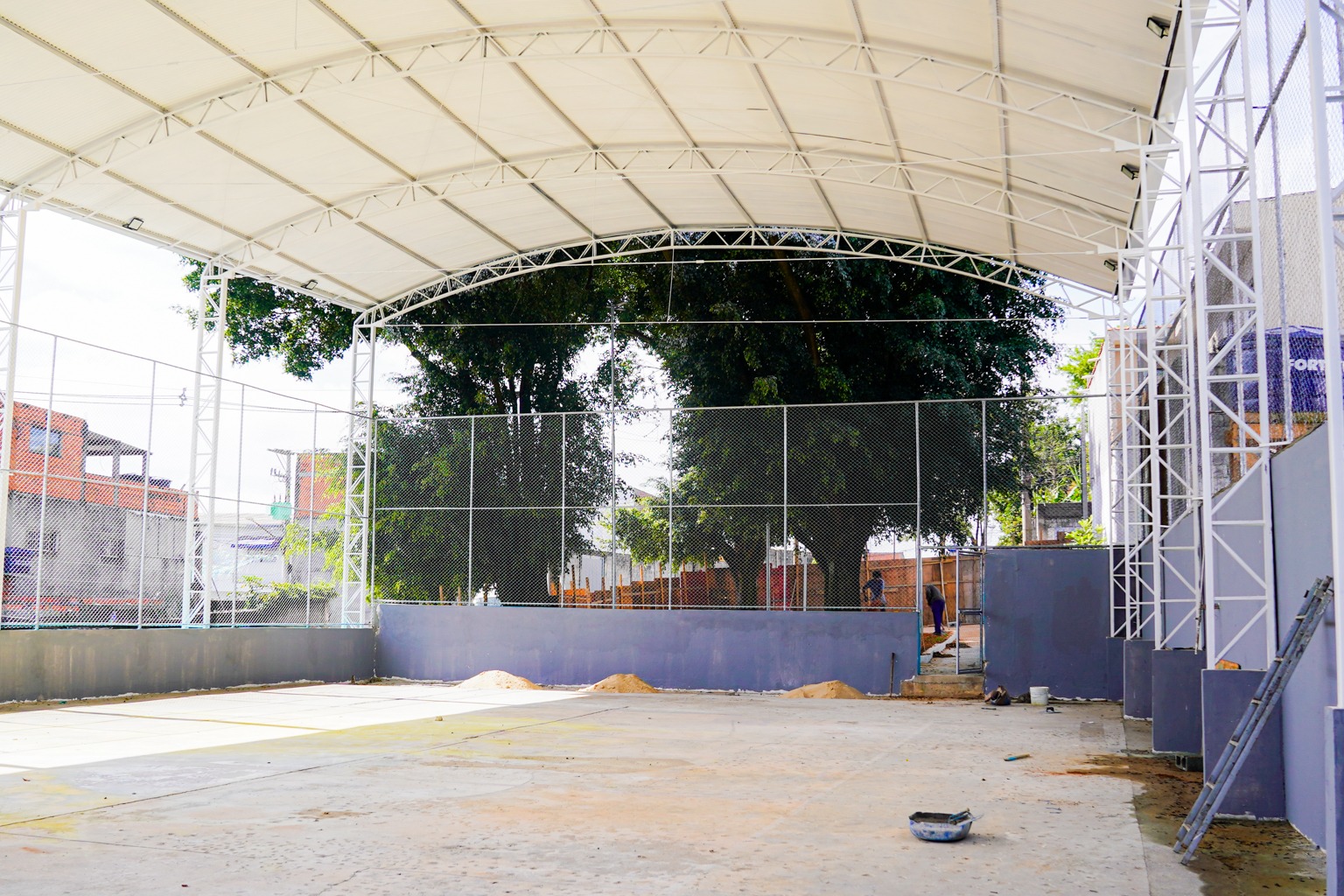 Ferraz avança na reforma da quadra da Vila Margarida