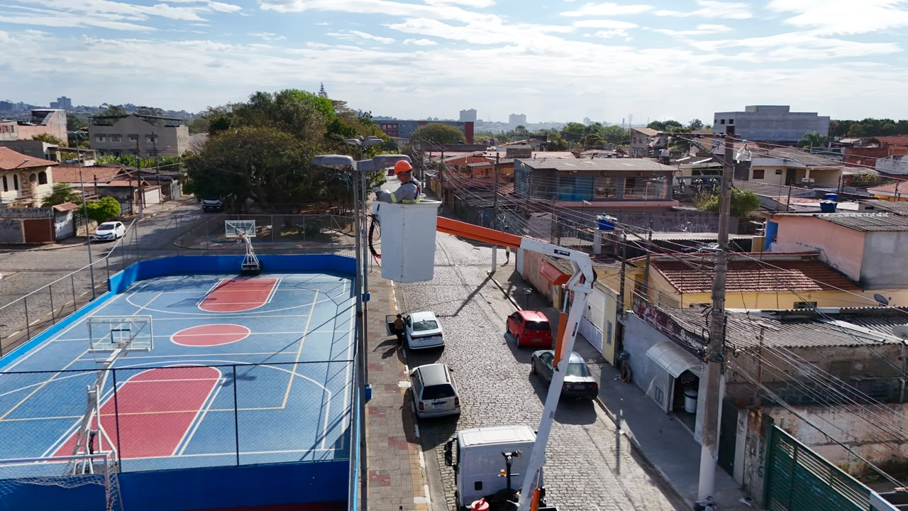 Suzano alcança 70% de iluminação por LED com 743 unidades instaladas em julho